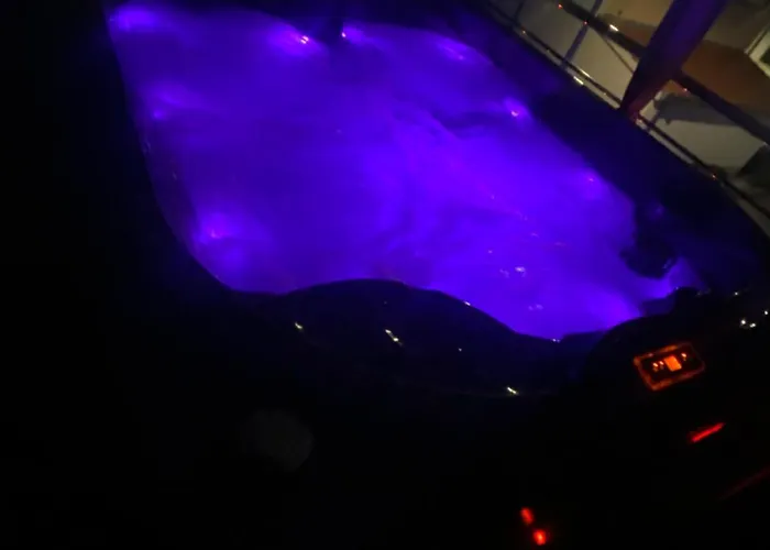 アパート Luxury With Jacuzzi