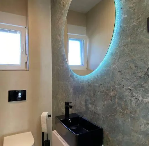 アパート Luxury With Jacuzzi *