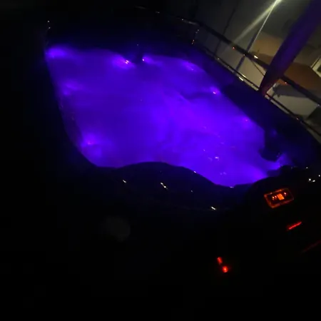 Apartment Luxury With Jacuzzi