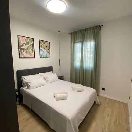 Luxury With Jacuzzi Lägenhet